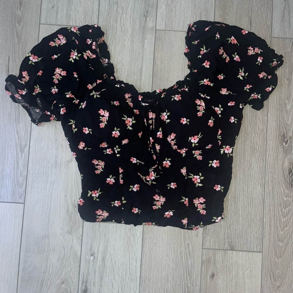 Black Floral Puff-Sleeve Crop Top - Pink Blossom Print